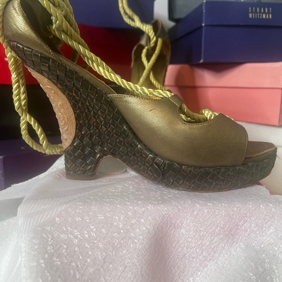 Sz9 Beyoncé’s House of Deréon gold, lace up, platform heels. - Picture 4 of 16